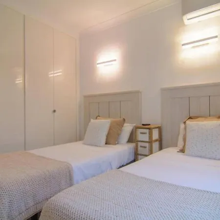 Superb 5 Bedrooms In Chapas, Apartment *