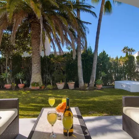Apartment Superb 5 Bedrooms In Chapas, Marbella