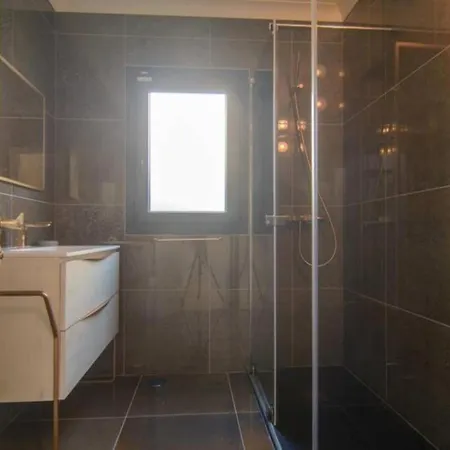 Superb 5 Bedrooms In Chapas, * Marbella