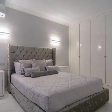Superb 5 Bedrooms In Chapas, Apartment