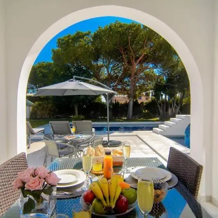 Superb 5 Bedrooms In Chapas, Marbella